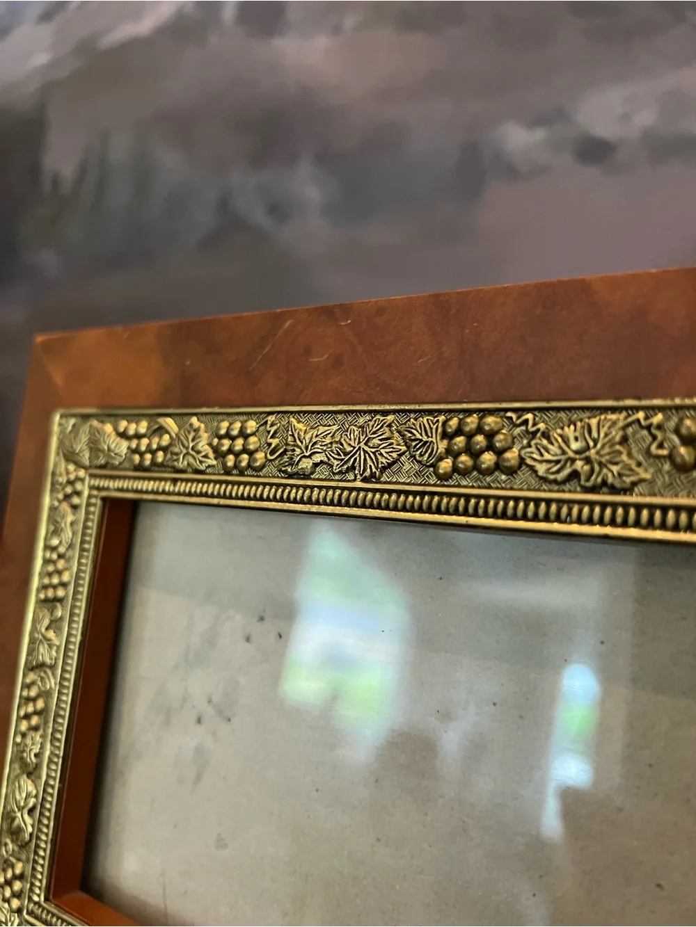 Vintage wood & brass picture frame embossed grapevine border, 5x3” photo